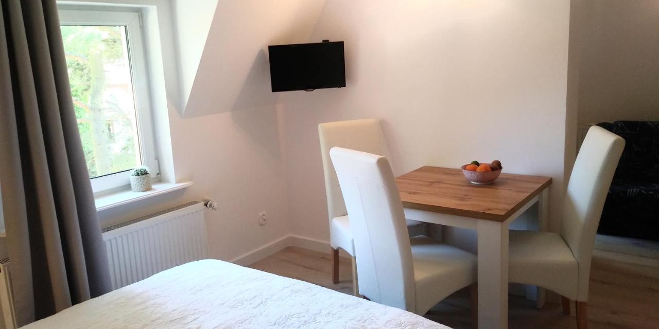 Dom Goscinny Przy Lesie Pobierowo Esterno foto